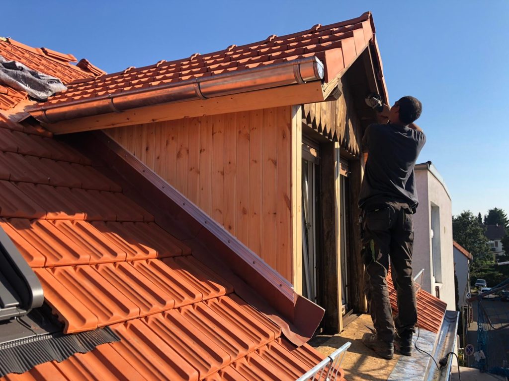 Dach und Fassade  an denkmalgeschütztes Altstadt-Objekt