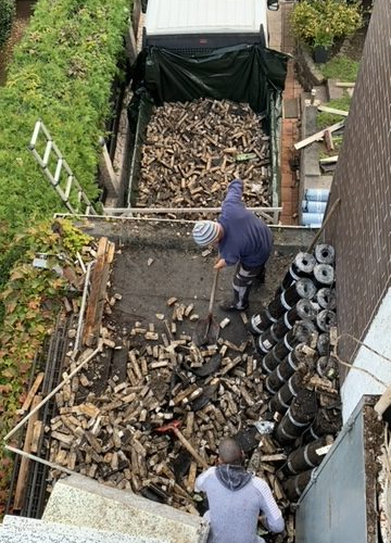 Flachdachaufbau mit Dämmung und Fassadensanierung