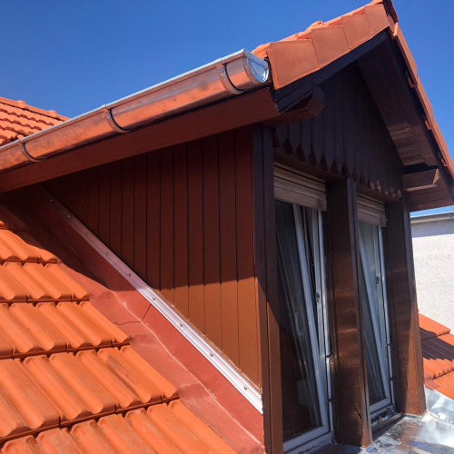 Dach und Fassade  an denkmalgeschütztes Altstadt-Objekt