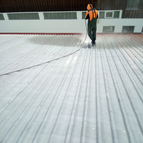 600 m² Blechdach Gewerbeobjekt - Dachsanierung durch Dachreinigung & Dachbeschichtung