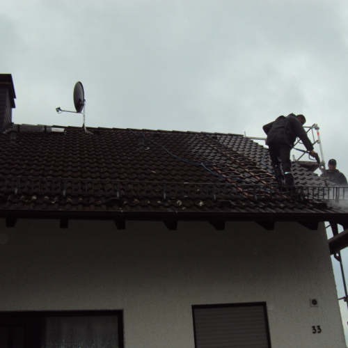 Dachsanierung bei Solaranlage