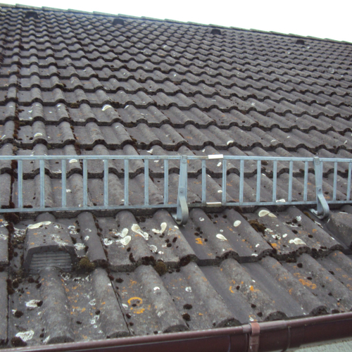 Dachsanierung bei Solaranlage