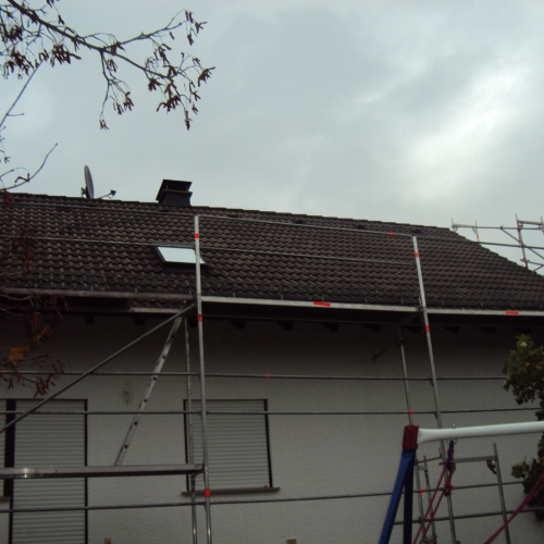 Dachsanierung bei Solaranlage