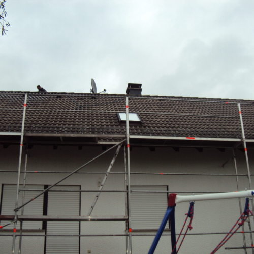 Dachsanierung bei Solaranlage