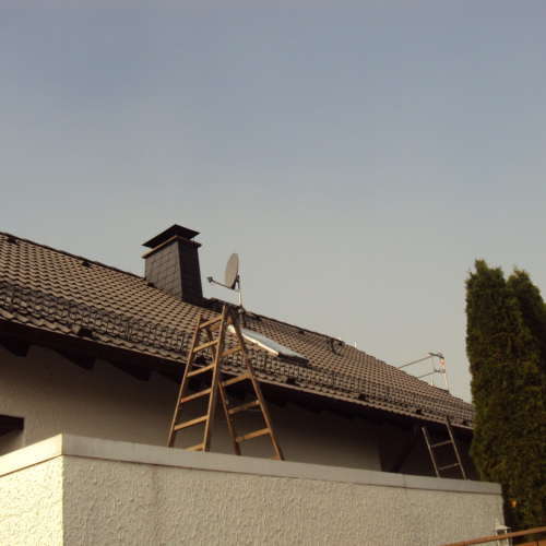 Dachsanierung bei Solaranlage