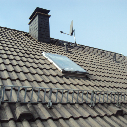 Dachsanierung bei Solaranlage