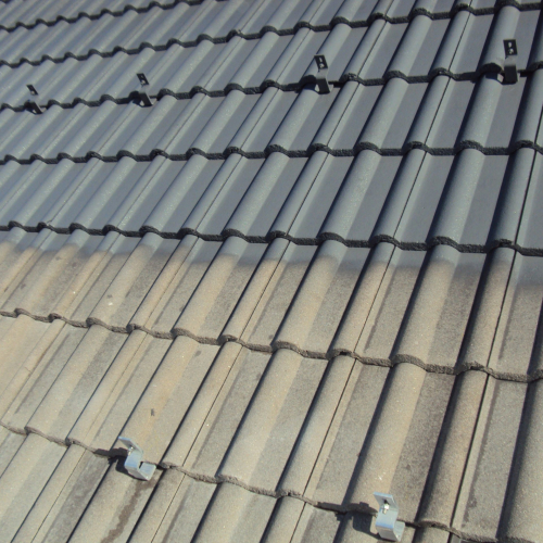 Dachsanierung bei Solaranlage