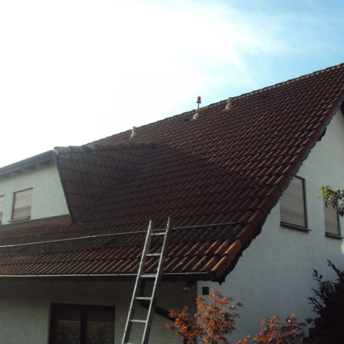 Dachsanierung in Ziegelrot