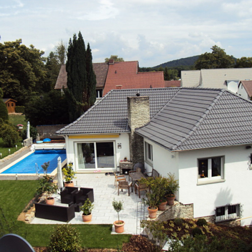 Dachreinigung und Dachbeschichtung am Walmdach