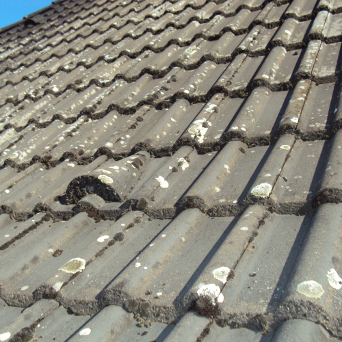 Dachbeschichtung in Ziegelrot