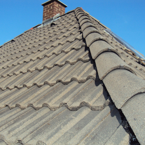 Dachbeschichtung in Ziegelrot