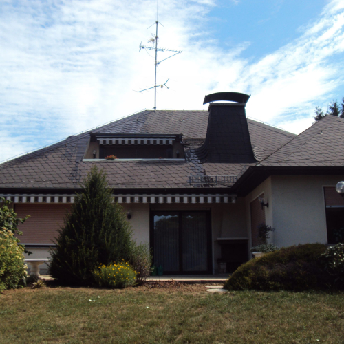 Dachsanierung und -beschichtung einer Villa in Fürstenfeldbruck