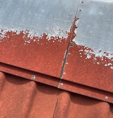 600 m² Blechdach Gewerbeobjekt - Dachsanierung durch Dachreinigung & Dachbeschichtung