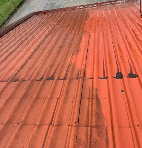 600 m² Blechdach Gewerbeobjekt - Dachsanierung durch Dachreinigung & Dachbeschichtung