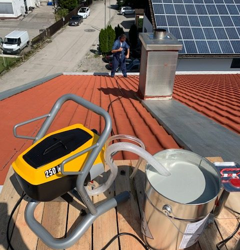 600 m² Blechdach Gewerbeobjekt - Dachsanierung durch Dachreinigung & Dachbeschichtung