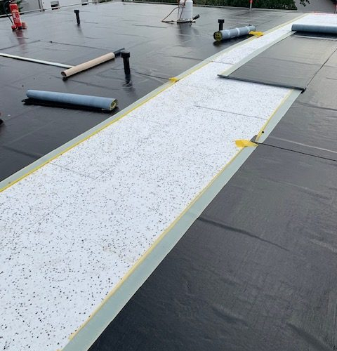 182m² Flachdach für privat und gewerbliches Gebäude