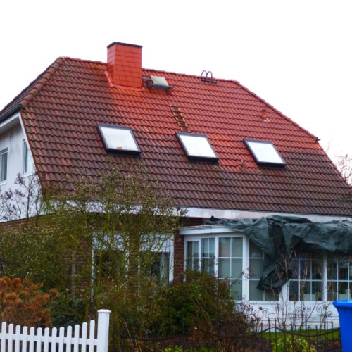 Sanierung eines Einfamilienhauses mit Krüppelwalmdach