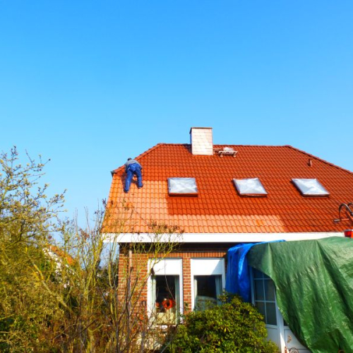 Sanierung eines Einfamilienhauses mit Krüppelwalmdach