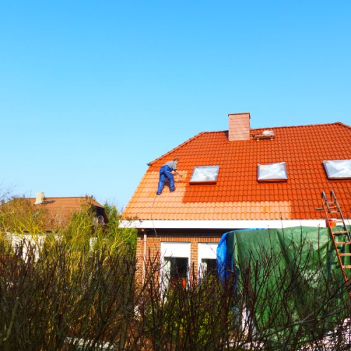 Sanierung eines Einfamilienhauses mit Krüppelwalmdach