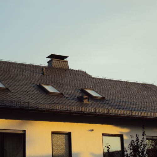 Sanierung und Beschichtung eines Kunstschiefer-Daches