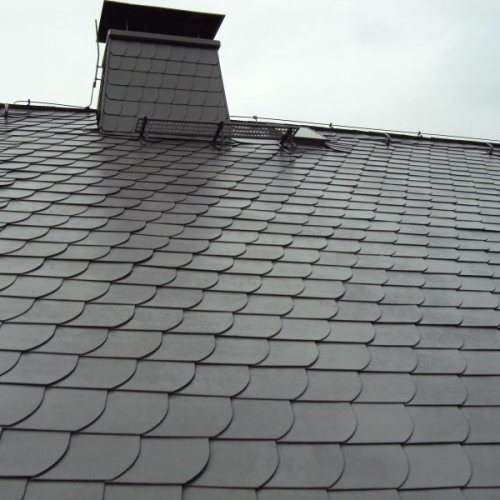 Sanierung und Beschichtung eines Kunstschiefer-Daches