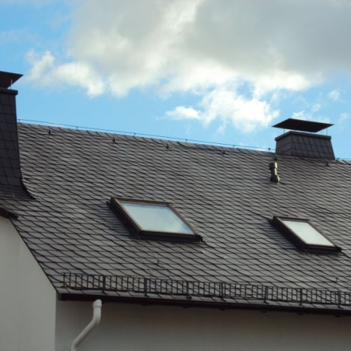 Sanierung und Beschichtung eines Kunstschiefer-Daches