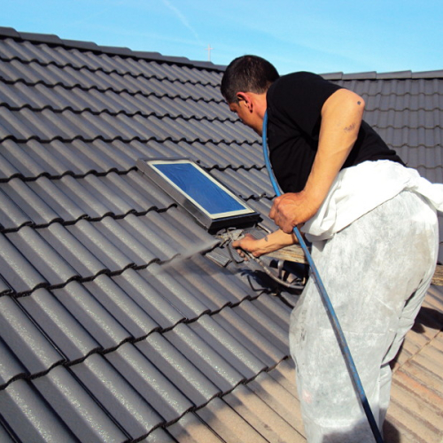 Dachreinigung und Dachbeschichtung am Walmdach