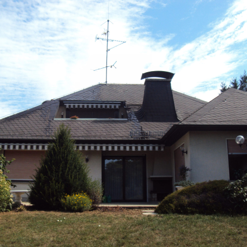 Dachsanierung und -beschichtung einer Villa in Fürstenfeldbruck