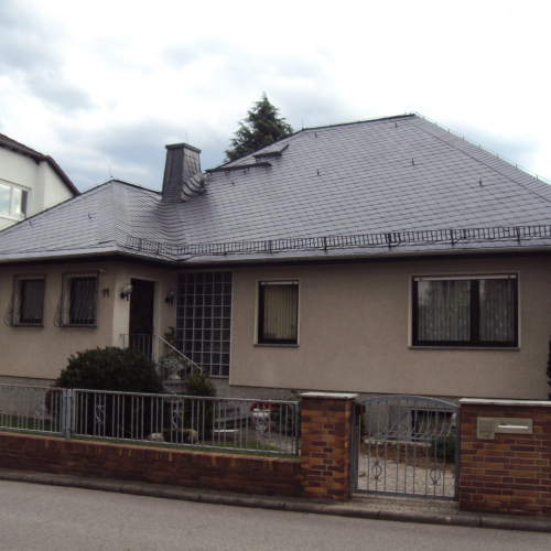 Dachsanierung und -beschichtung einer Villa in Fürstenfeldbruck