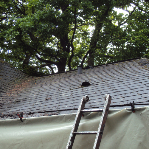 Einsparung von über 100.000 Euro – Sanierung des Kunstschieferdaches einer Villa