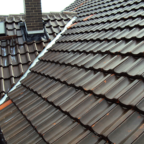 Dachreinigung und Dachbeschichtung am Tonziegel