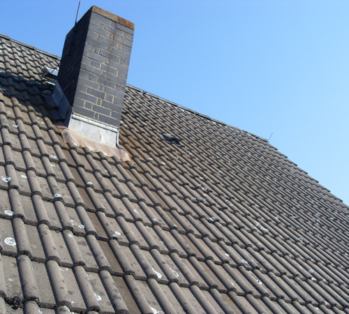Dachsanierung bei Betonziegeln in Anthrazit