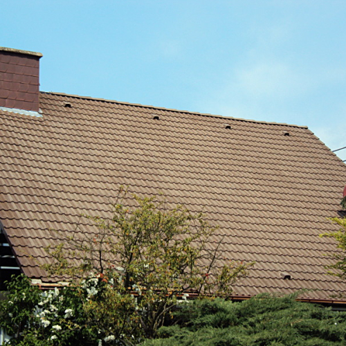 Dachreinigung und Dachbeschichtung am Satteldach