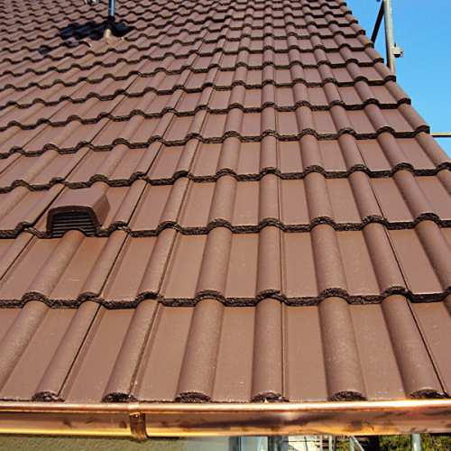 Dachreinigung und Dachbeschichtung am Satteldach