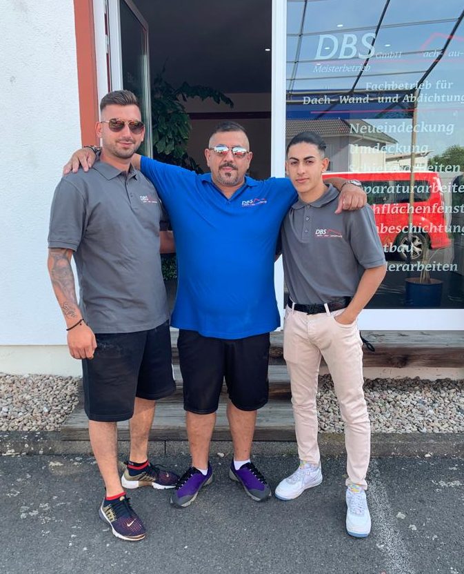 Orhan Gezici mit Emre Sahin und seinem Sohn Mert Gezici