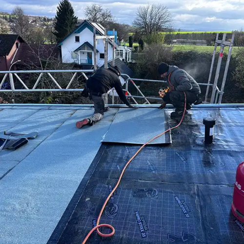 Sanierung eines Flachdachs mit 6° Gefälle in Hanau