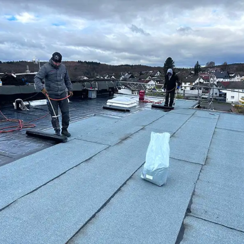 Sanierung eines Flachdachs mit 6° Gefälle in Hanau
