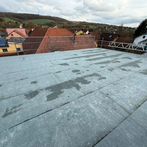 Sanierung eines Flachdachs mit 6° Gefälle in Hanau
